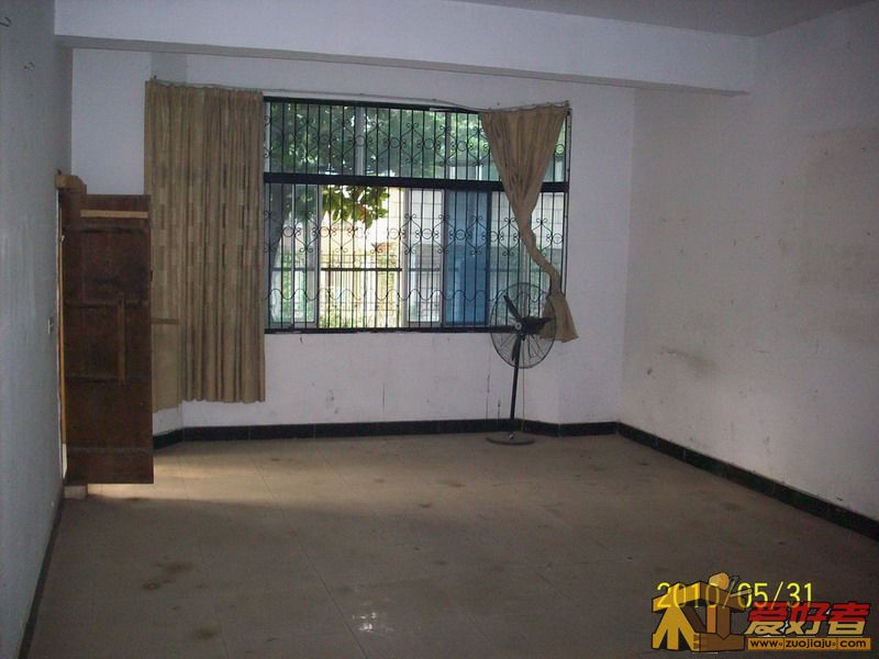 一楼工作间1（去墙后净面积50㎡）.jpg