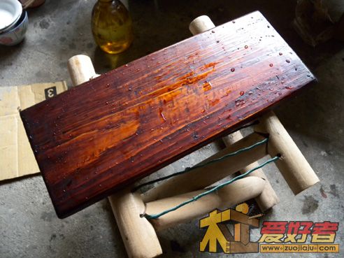 板凳擦漆0003.jpg
