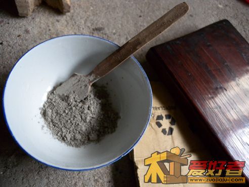 板凳擦漆0001.jpg