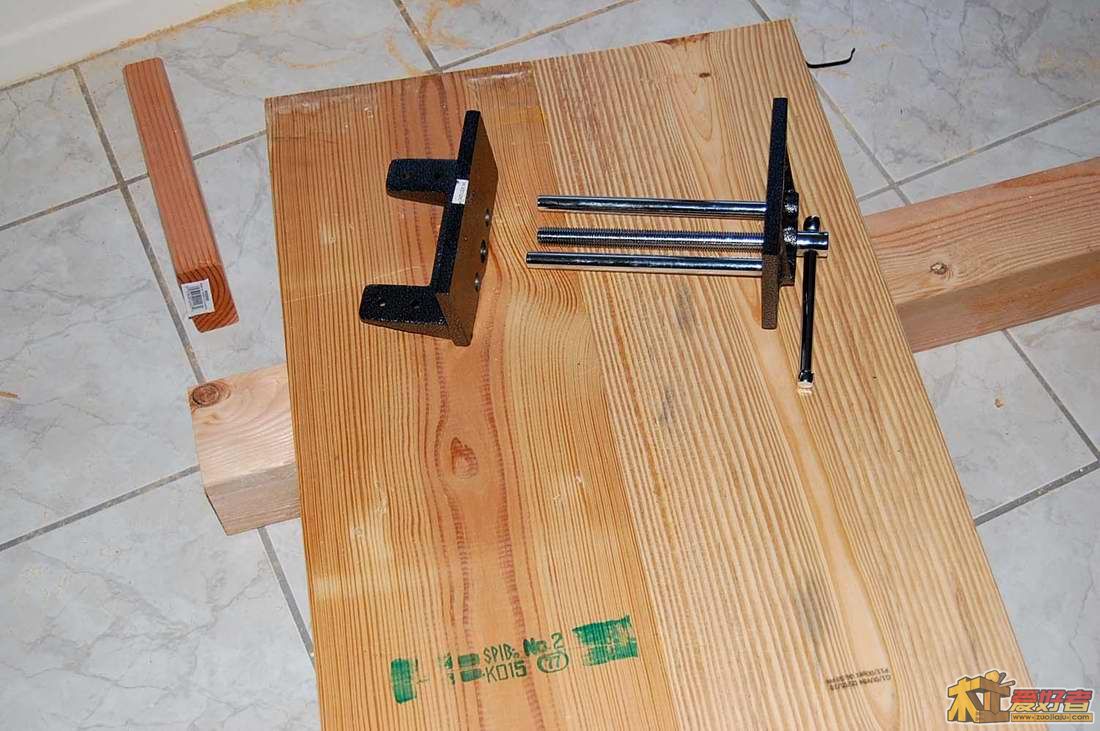 准备装木工台钳