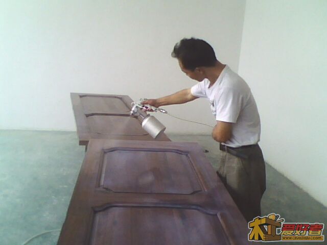 大荷水性漆施