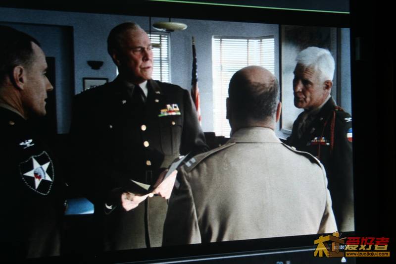 关灯状下电影屏摄