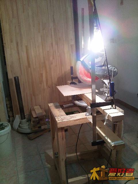 切开口槽费了点劲，用开料锯切槽很麻烦