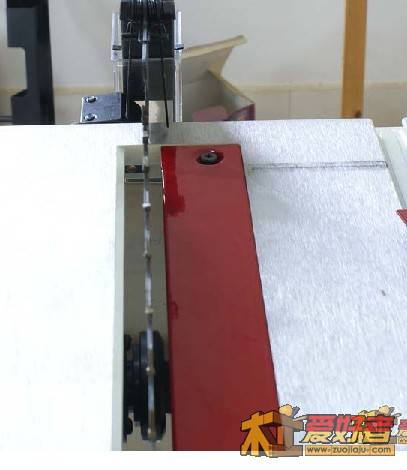台锯锯片盖板缝隙2.jpg
