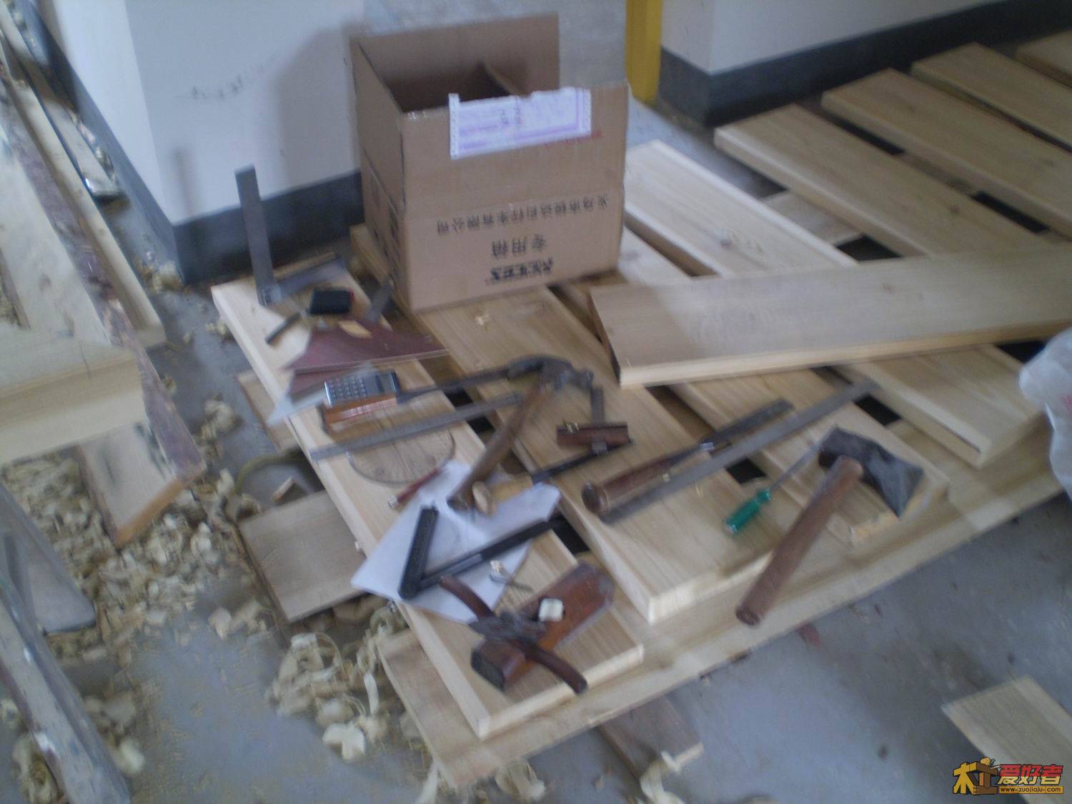 他给我的几个工具已被我用的一塌糊涂，所以他自己带些来.JPG