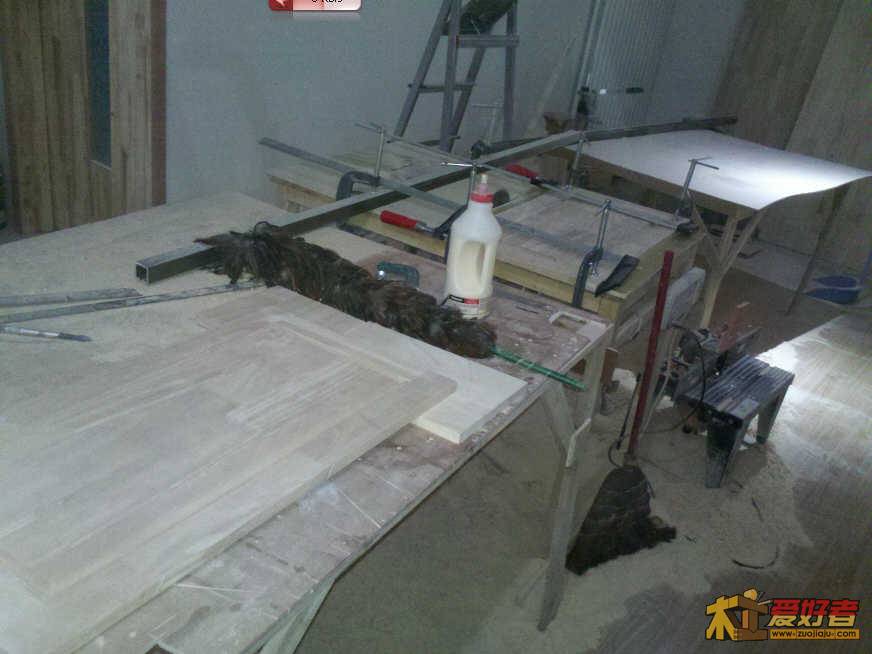完成拼合的两个柜门