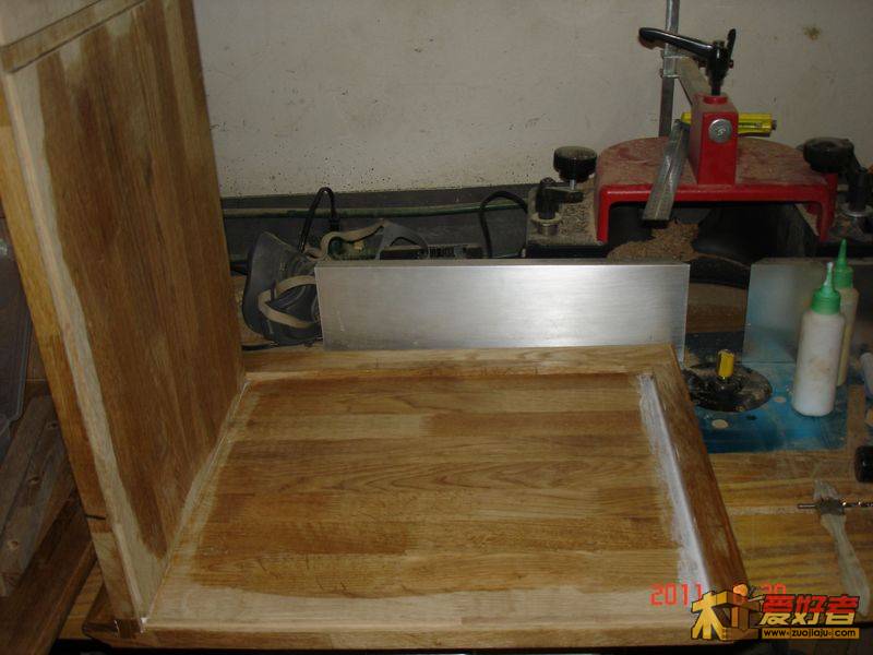 用的是熊猫白胶