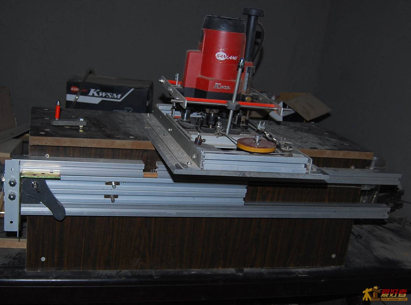 雕刻机正装 夹紧装置未完成.jpg