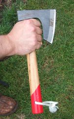 Japanese_bearded_axe_2C_held_s.jpg