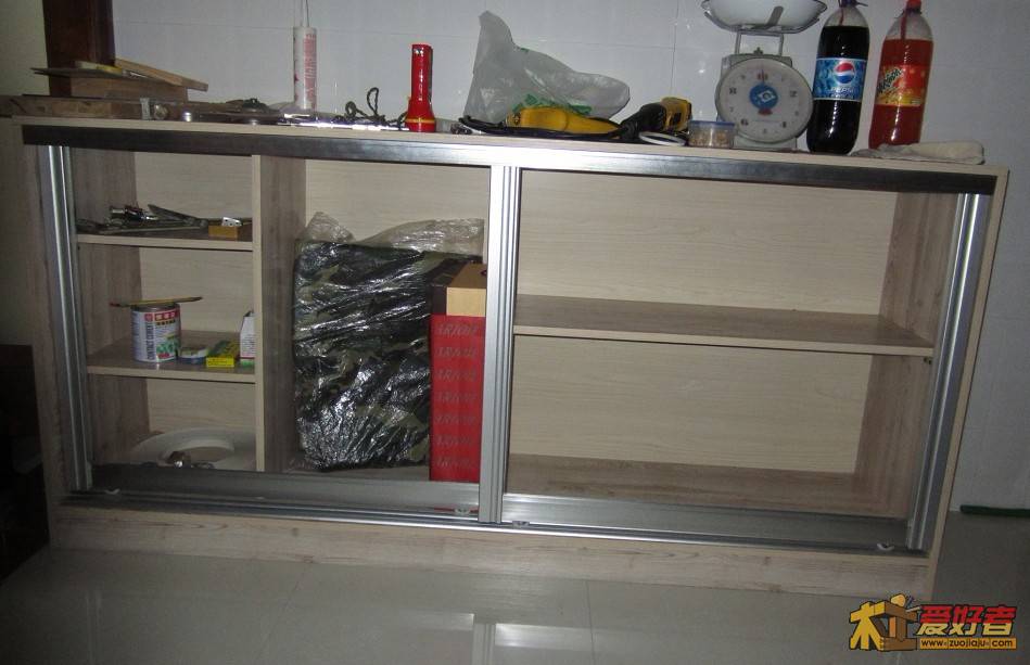 小柜正面