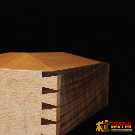 Furniture_15_detail.gif