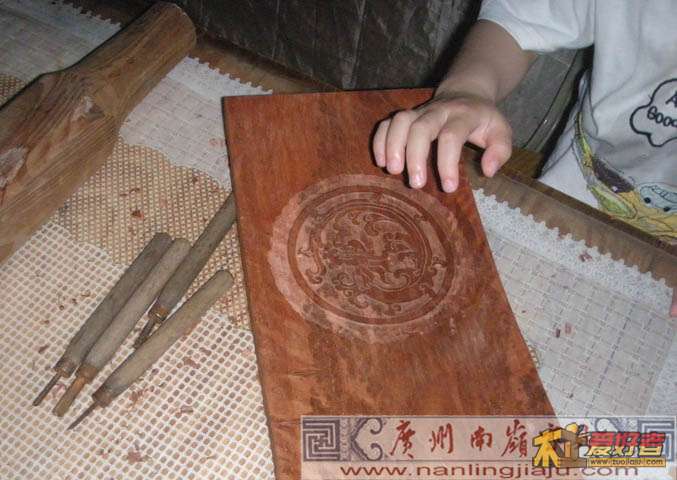 圈椅背板图案.jpg