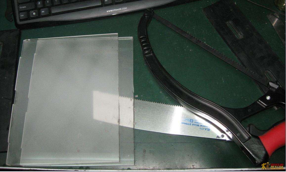 找来从另一处买的这个钢锯。。。这个可以锯