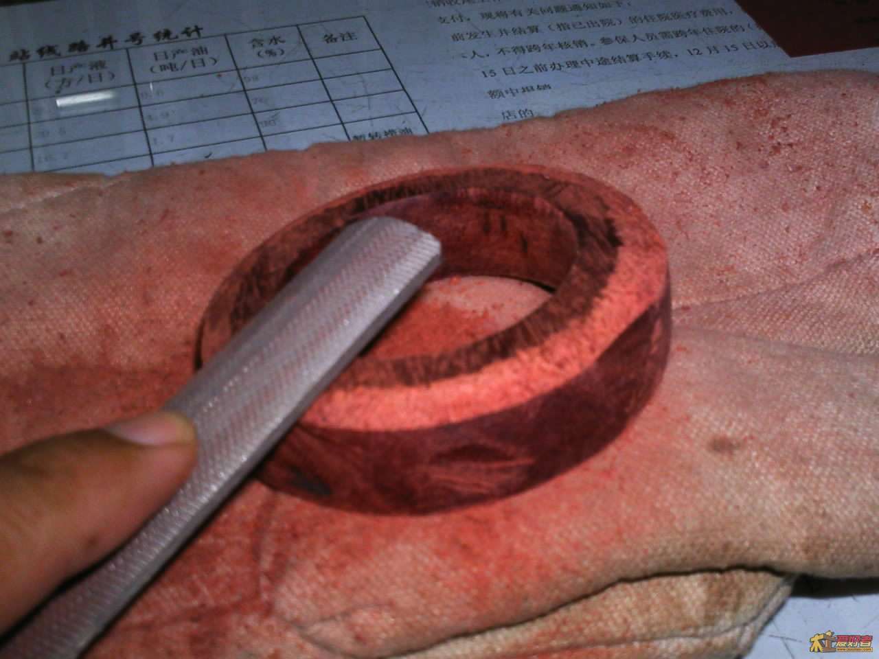 也看不出个手镯样啊！