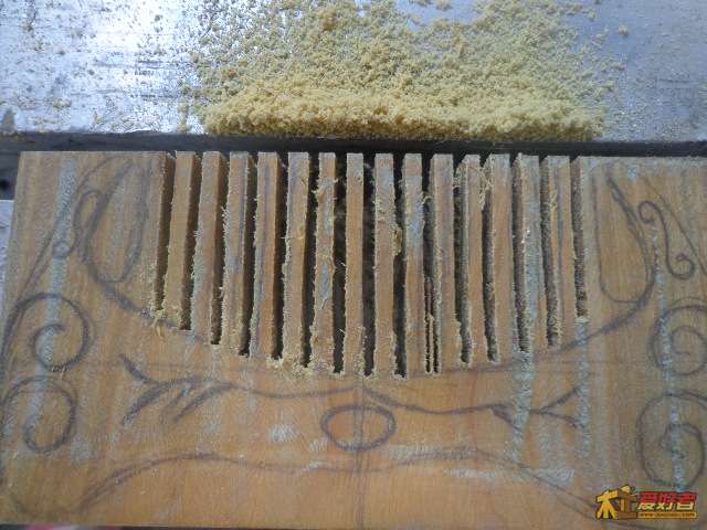 锯好了！还算直（学过钳工就是好啊）