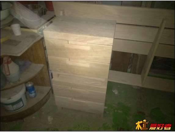 俩小胖墩完货进成品库。