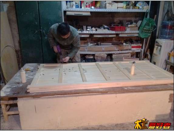 然后螺丝伺候。