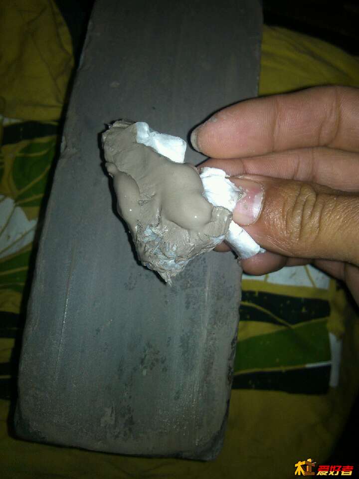 另一面才磨了1分钟桨就出来了