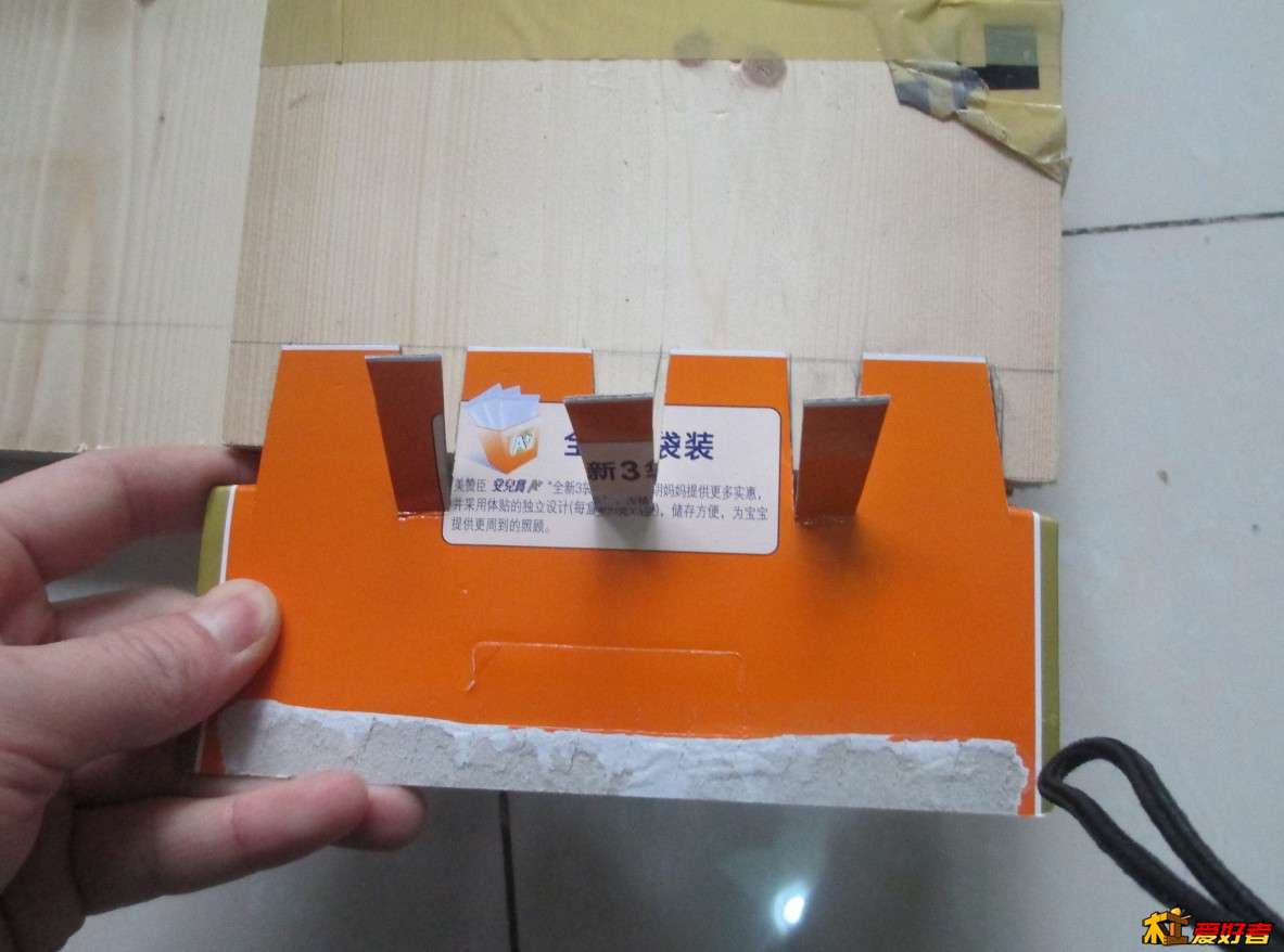 先剪的纸板，做画线的模板