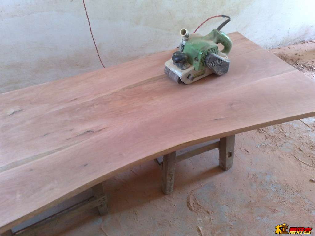 砂带机是借来的