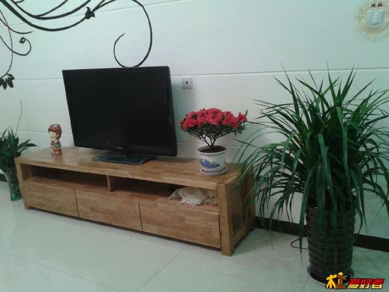 电视柜 侧面采用直榫镶芯板的形式