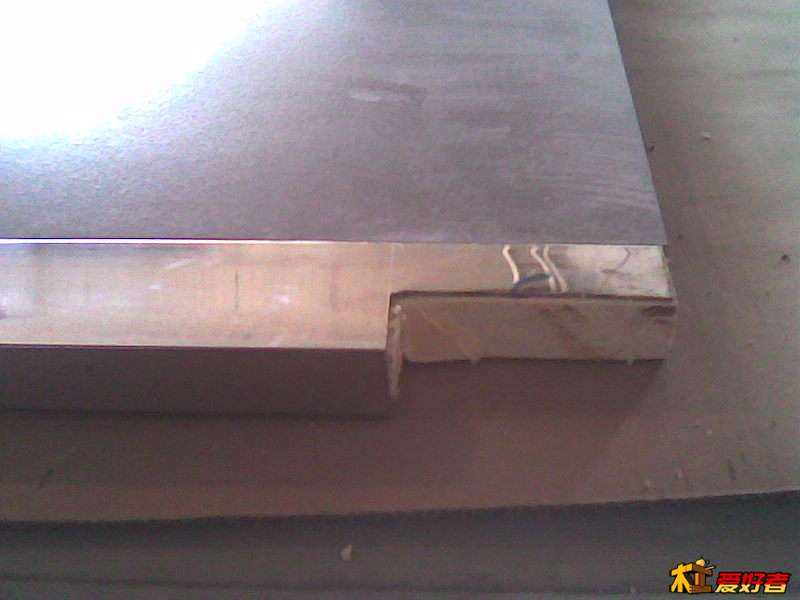 这个部分准备作为踢脚线用的