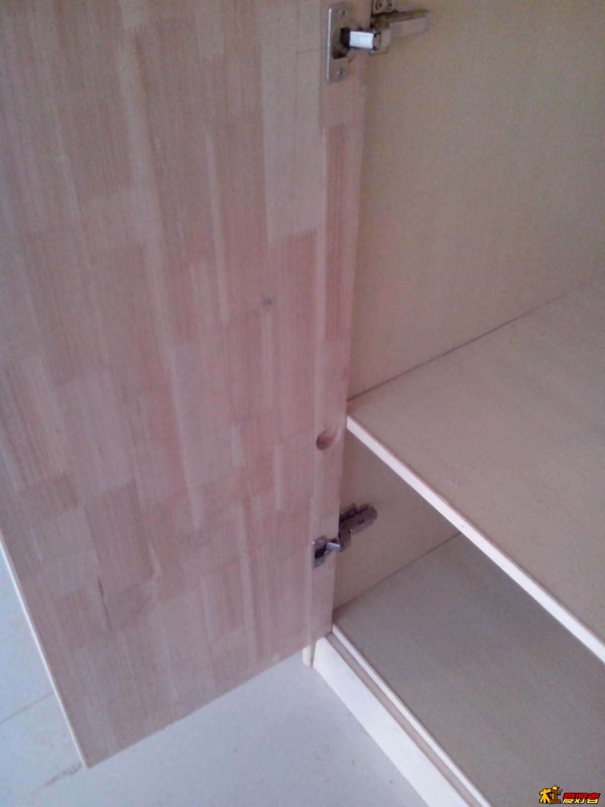 开孔错误，与隔板相冲突了