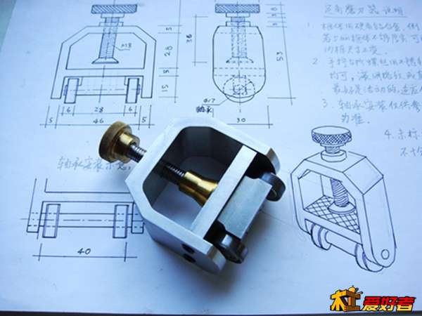 一周后的成品。主要材料是航空铝和黄铜