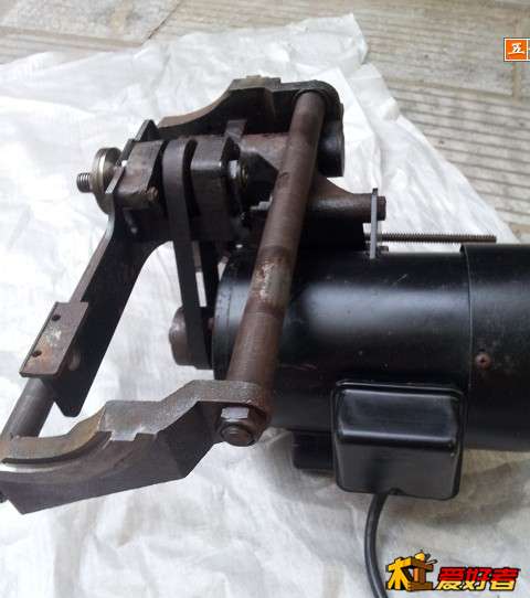 除锈完毕干净很多喽