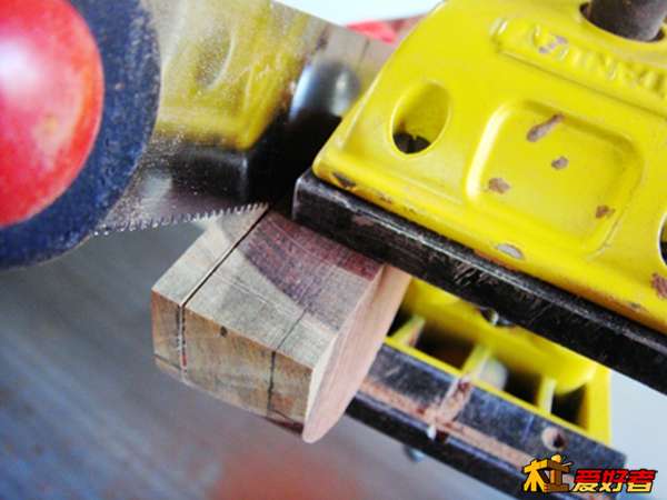 做压紧手柄。可惜有点木皮，未舍得开大料