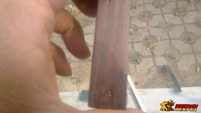 正面砂纸打了下