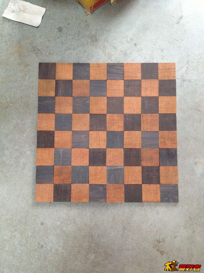 磨这些木块都要磨哭了  