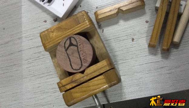 紫苏木手镯心，手镯做废了！心来发挥余热吧！