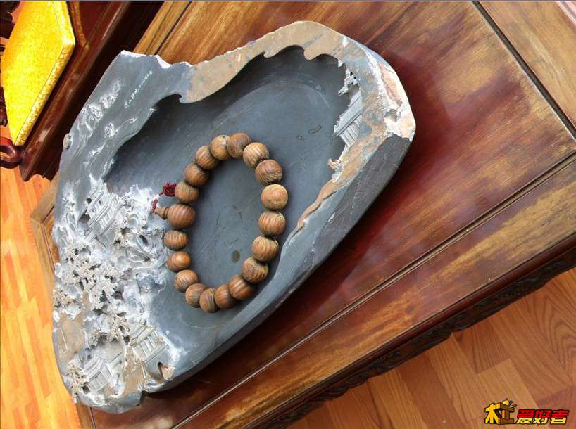 茶盘 和 佛珠  珠子直径大概4-5cm