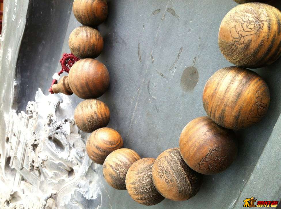 茶盘 和 佛珠  珠子直径大概4-5cm