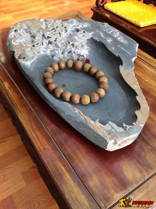 茶盘 和 佛珠  珠子直径大概4-5cm