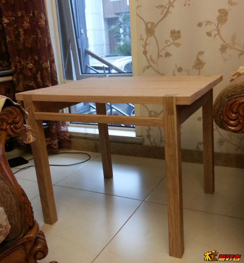 下面空空如野，并且空高留得太低，不方便用了