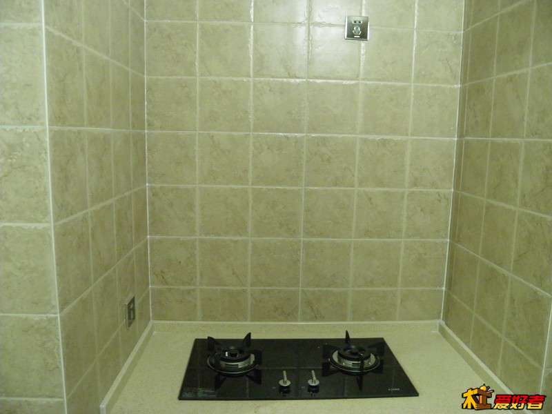 192111ib8n1nl9833l3e18.jpg
