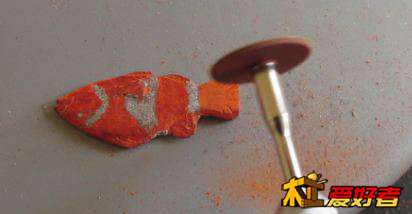 用了320目的纱布片打磨一遍