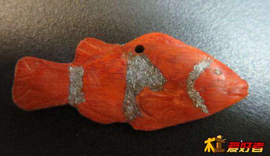 由于只有一种纱布片，也没有纱布，就直接用毛毡轮子抛光了，当然，很多痕迹都没磨掉