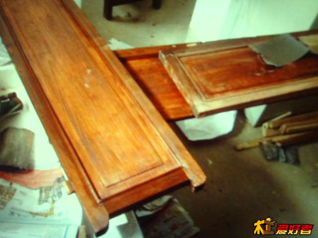 为挡板上色刷漆