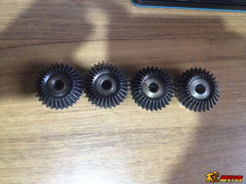 伞形齿轮，升价用的，买大了点