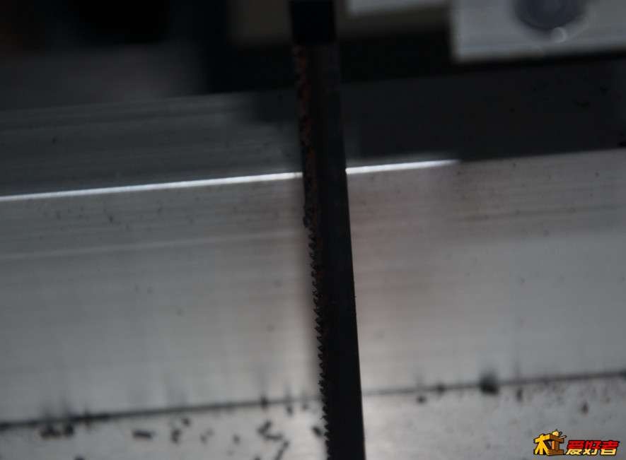 糊上了,黏乎乎的屑木