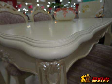 桌边