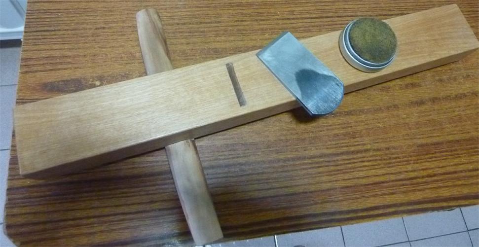 开刃后给刨刃四面抹点油，方锈，刨刃我修整的很多