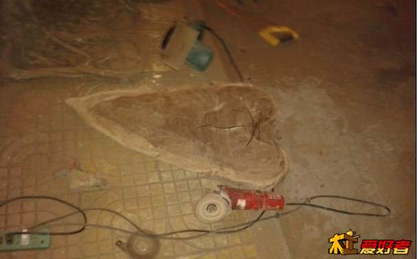 用角磨机打边，用电锯修型