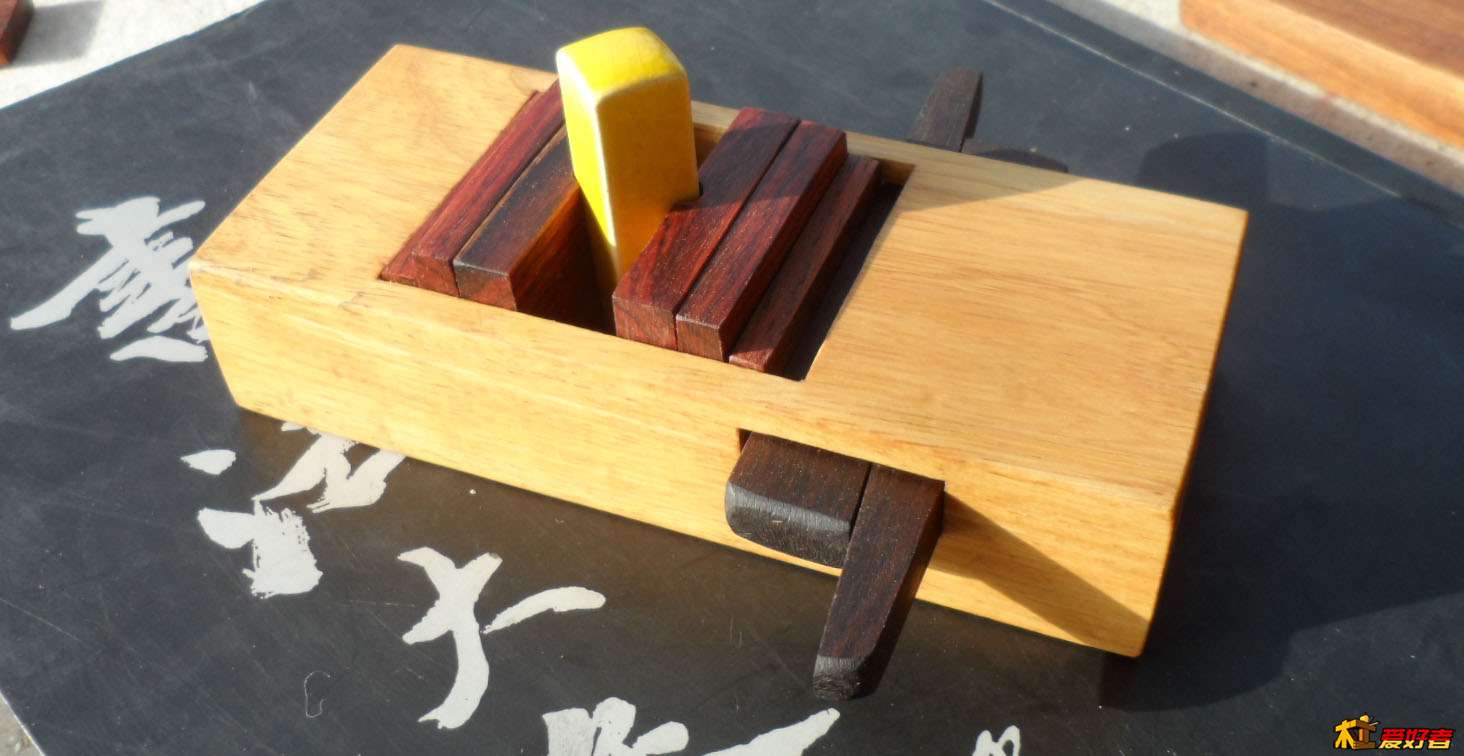 思君清气赖有床-乙堂凿酸枝黄檀直方锁扣印床 (12).JPG