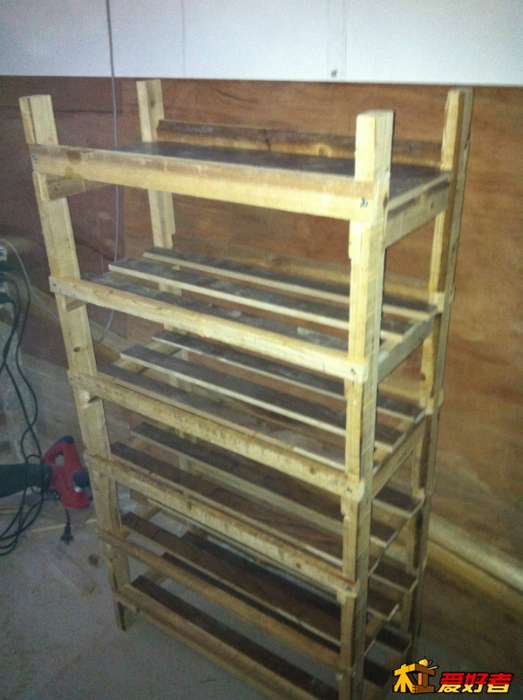 加了横条的鞋架，算是基本完工了吧