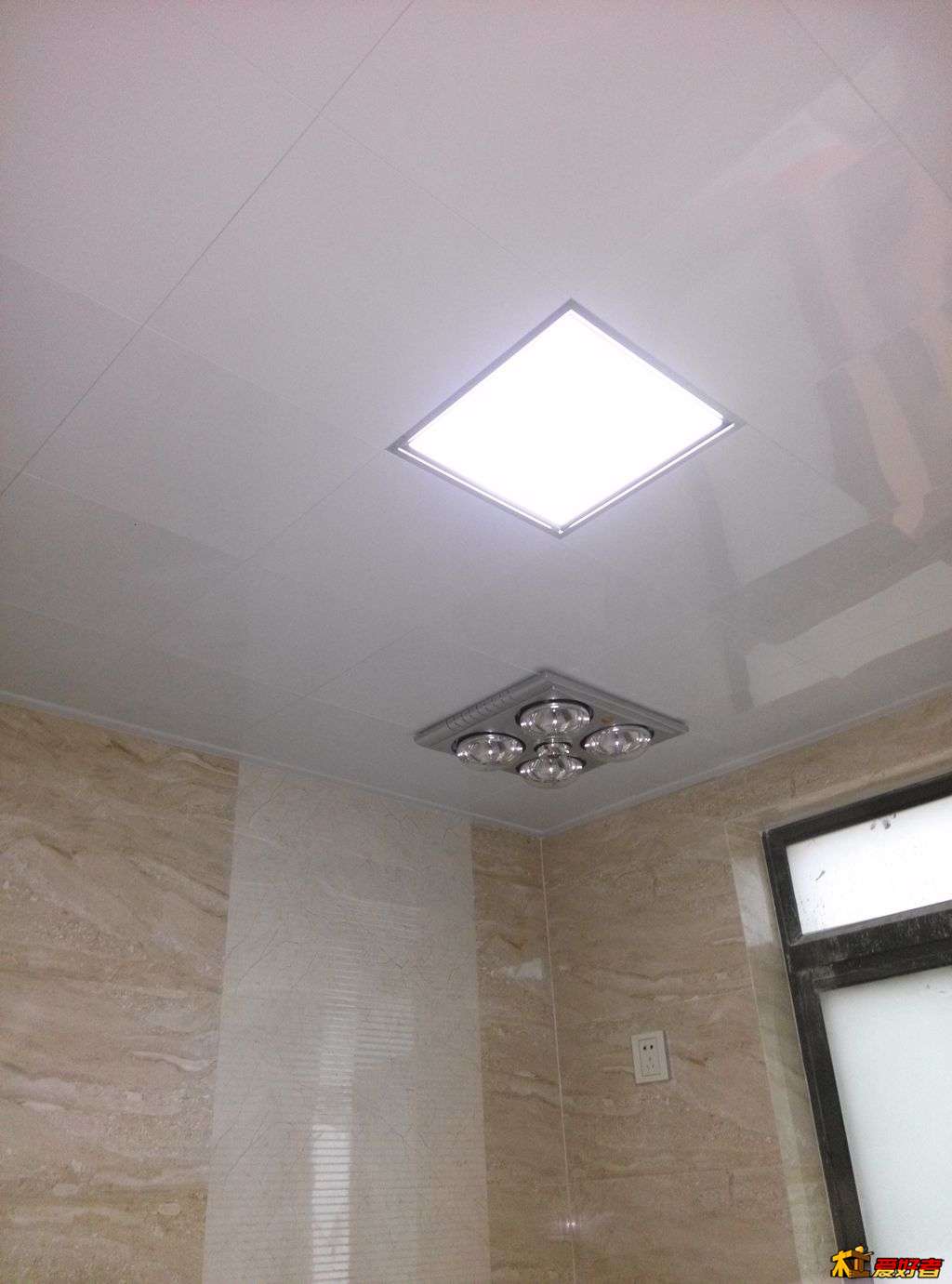 奥克斯LED灯 300*300的70元 300*600的120元