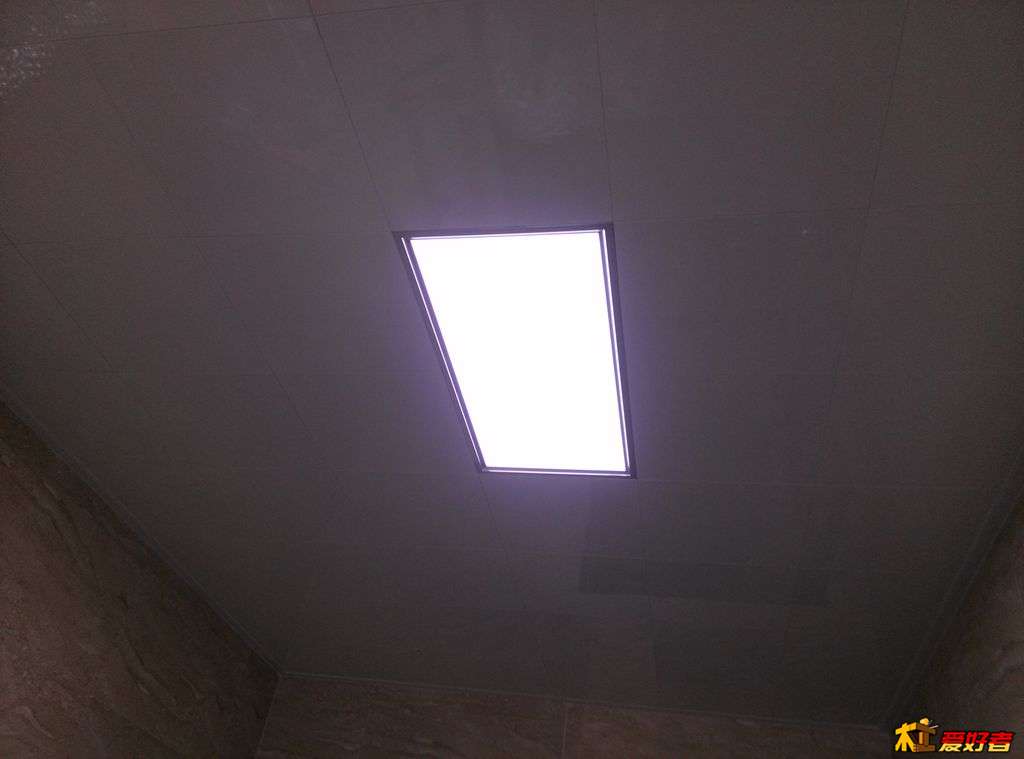 奥克斯LED灯 300*300的70元 300*600的120元